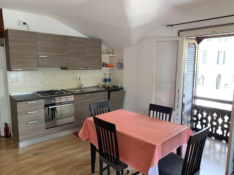 Casa Rino: Vacanze In Casetta...... Dongo Exterior foto